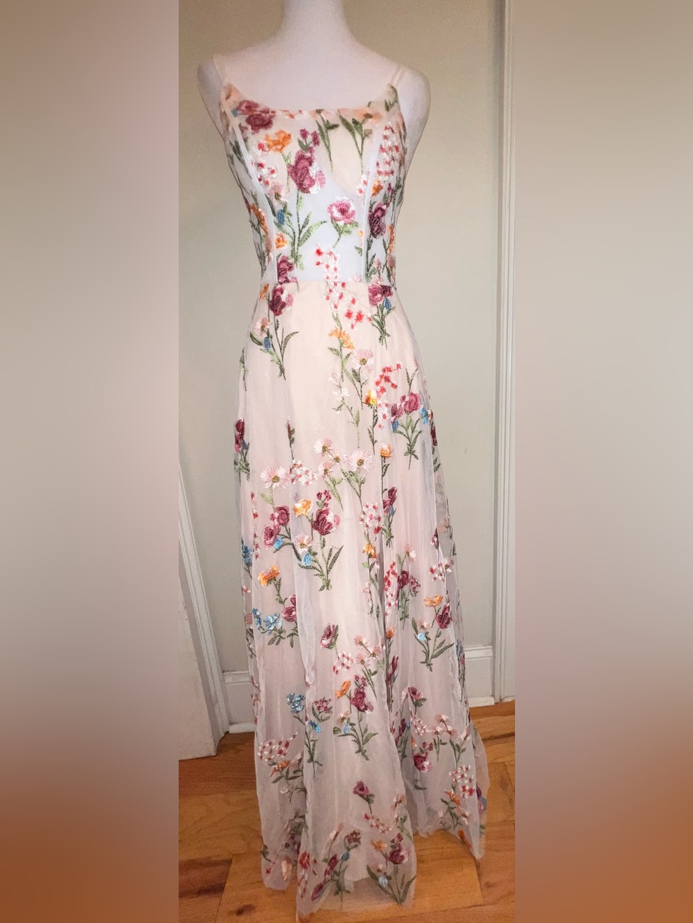 Zapaka Blush Tulle Floral Gown. New.  Size: 4. Asking: $129.